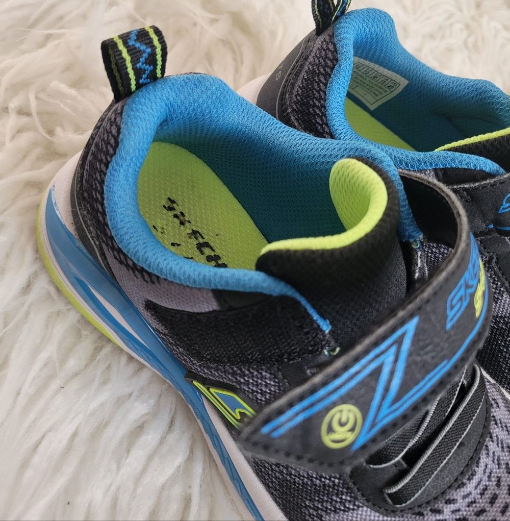 Skechers S-Lights Tri-Namics Light-Up Boys' Shoes - Picture 9 of 10